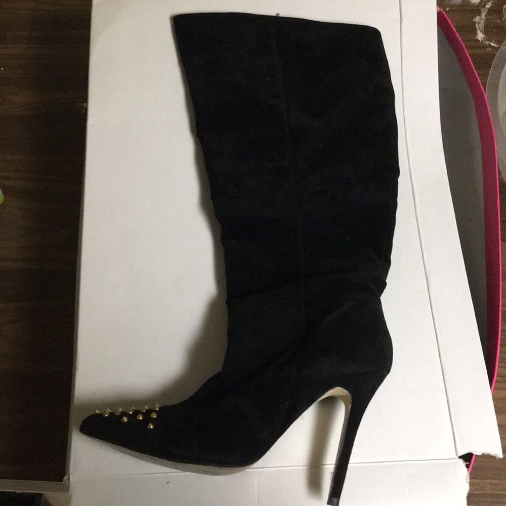 Suede heeled boots